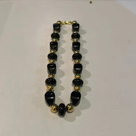 Vintage Signed Napier Black & Gold Necklace - Picture 4 of 4